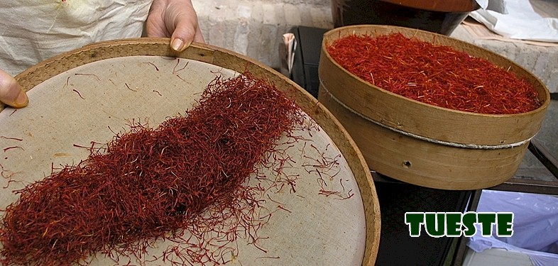 TUESTE DEL AZAFRN POR GREGORIA CARRASCO SNCHEZ