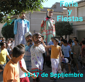 con todo tipo de actos de ocio, culturales, deportivos, taurinos, etc., y en honor del Santsimo Cristo del Prado 